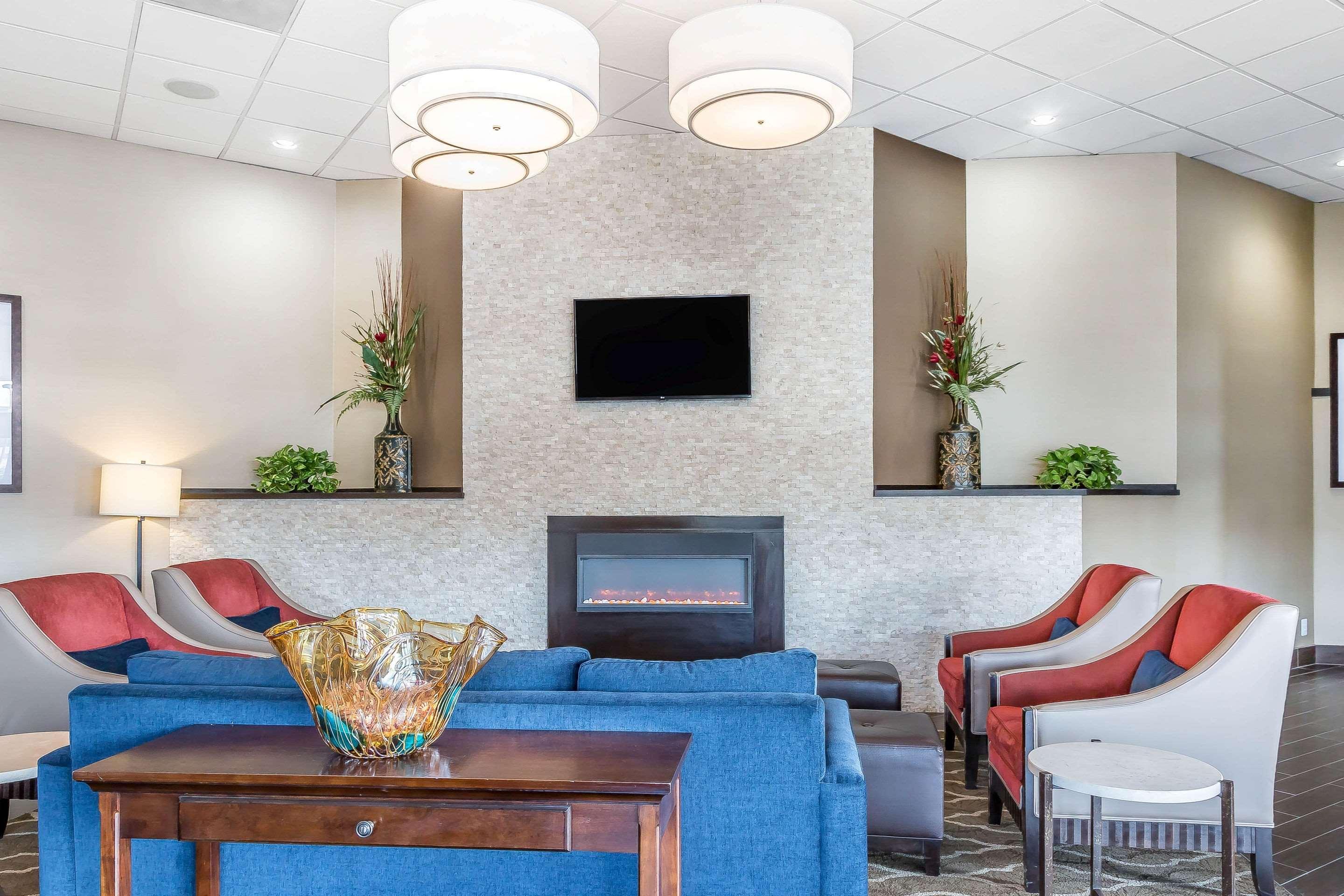 Comfort Inn & Suites אברדין מראה חיצוני תמונה