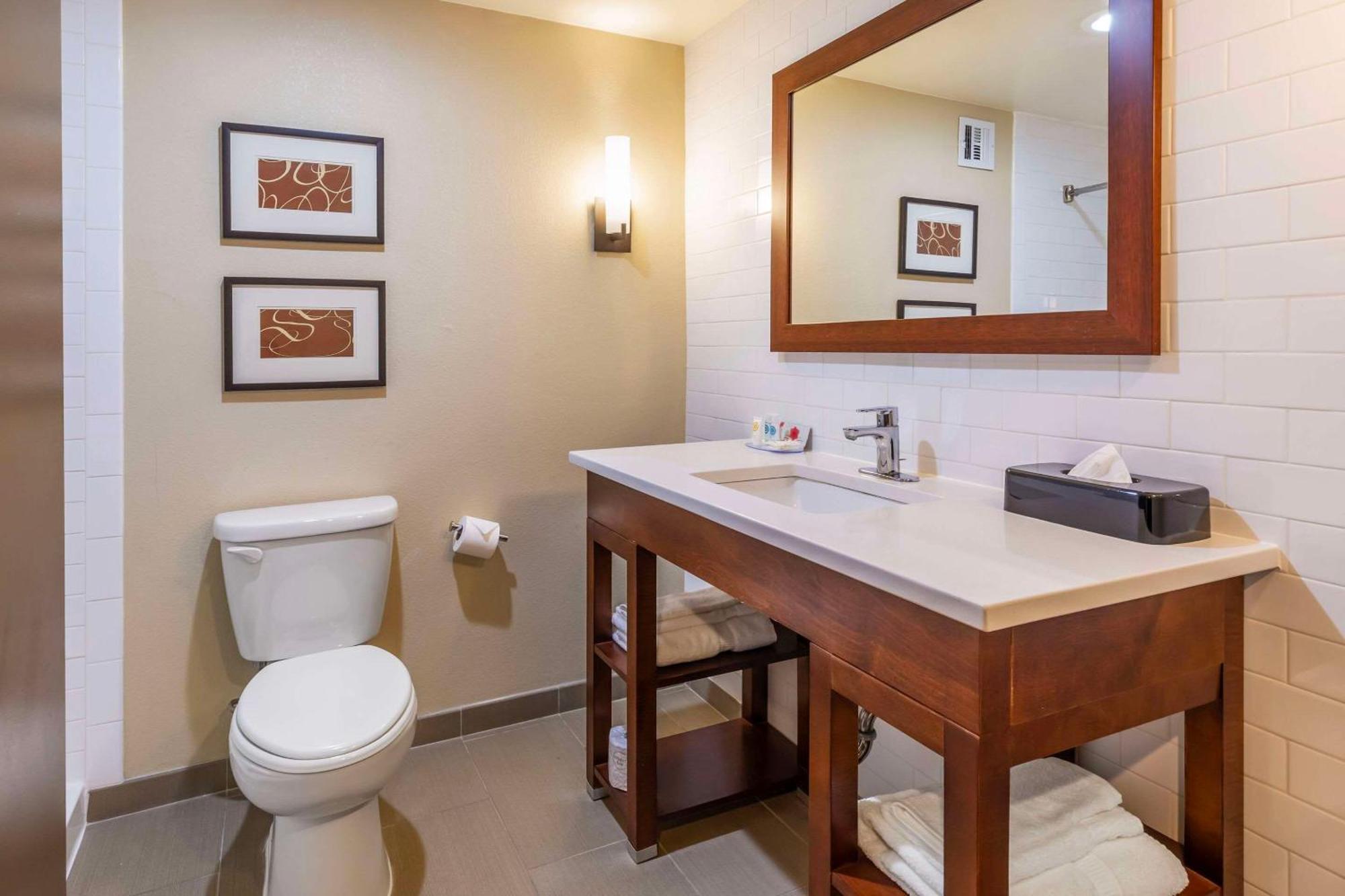 Comfort Inn & Suites אברדין מראה חיצוני תמונה